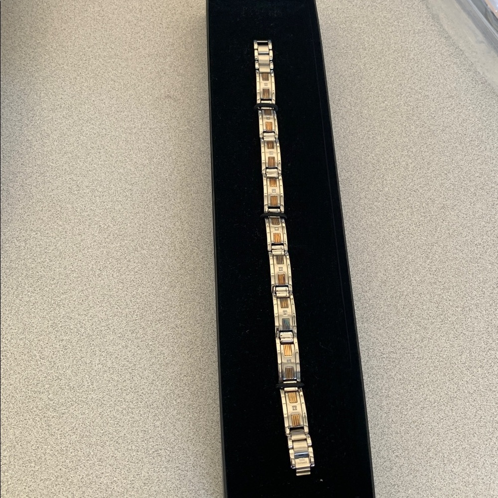 Chic Gold and Black Link Bracelet